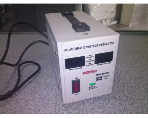 Стабилизатор напряжения Zoom TDR-500VA